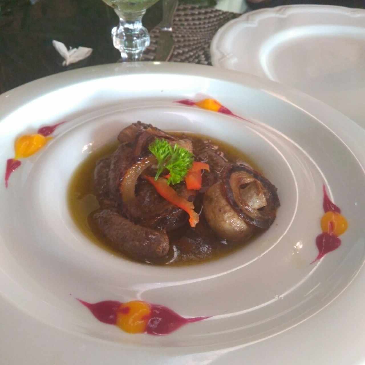 Makanek (salchichas libanesas picantes con hongos)