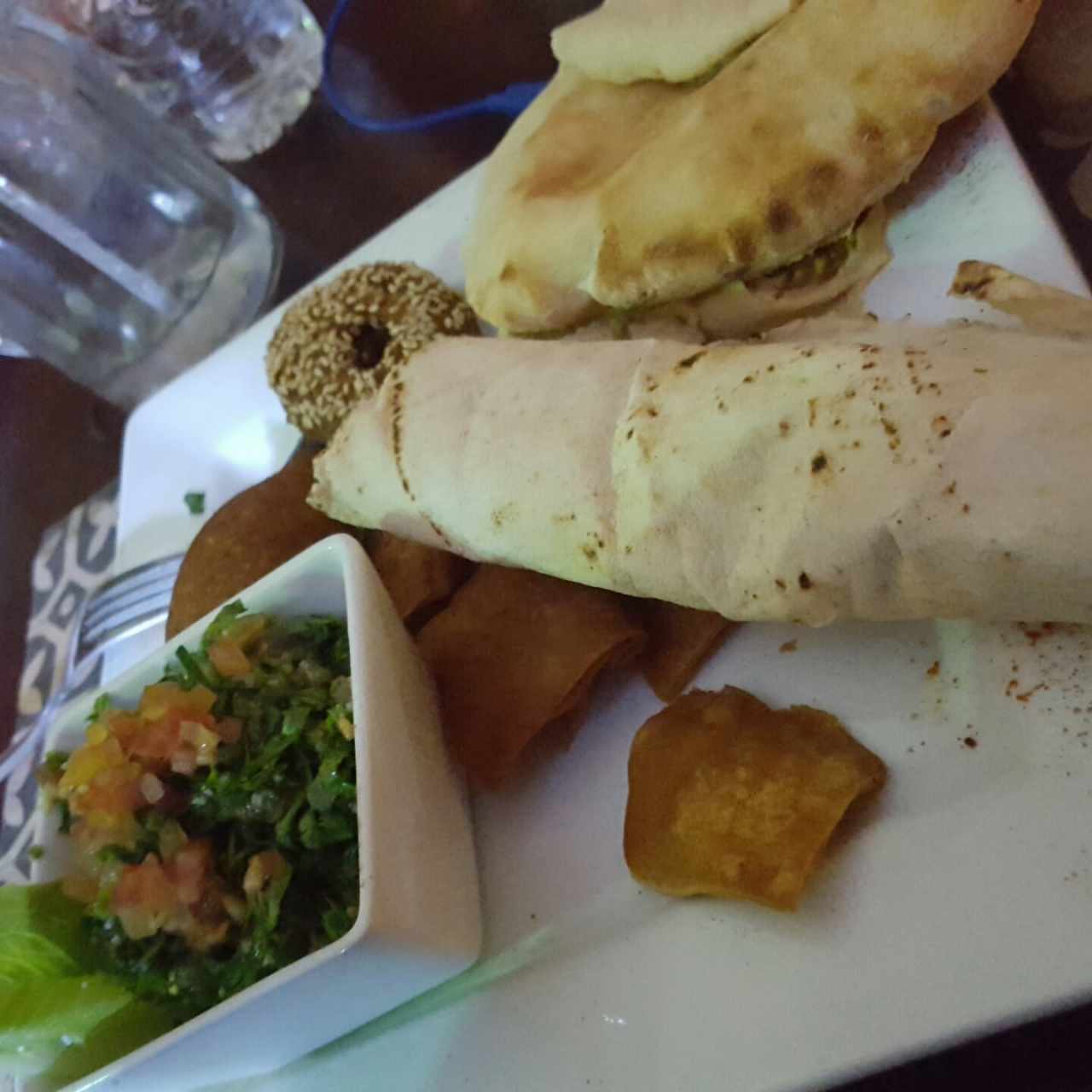 platos de babel (arabe) 
