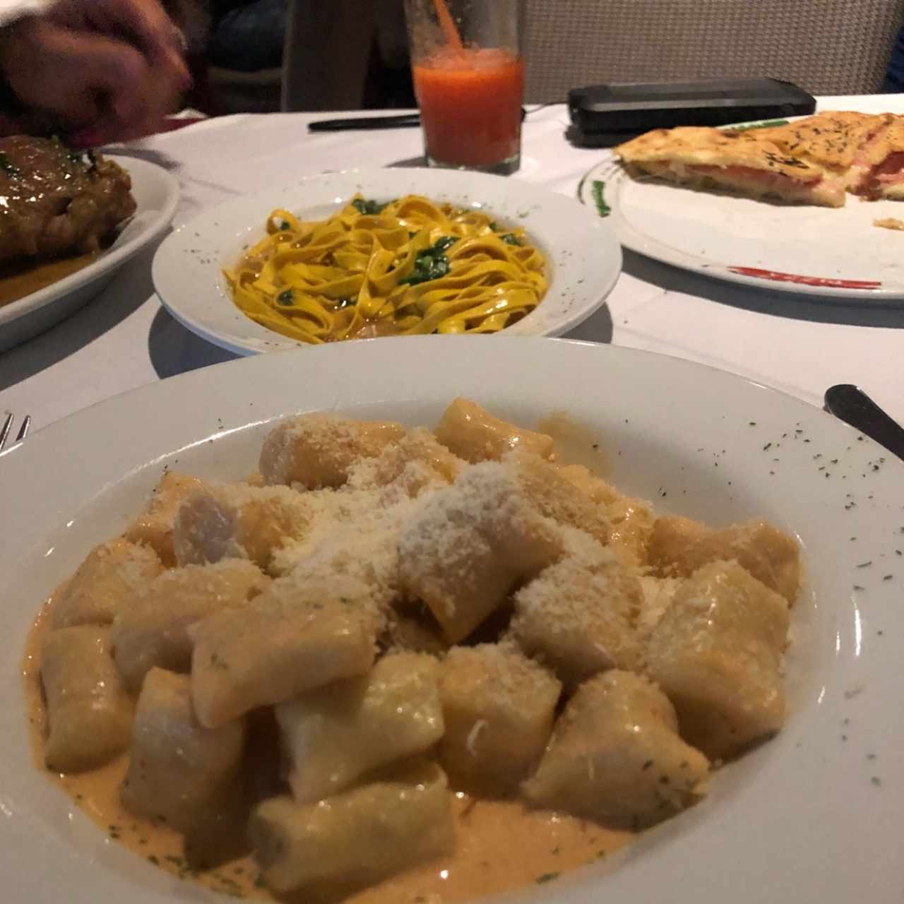 noquis aurora con parmesano