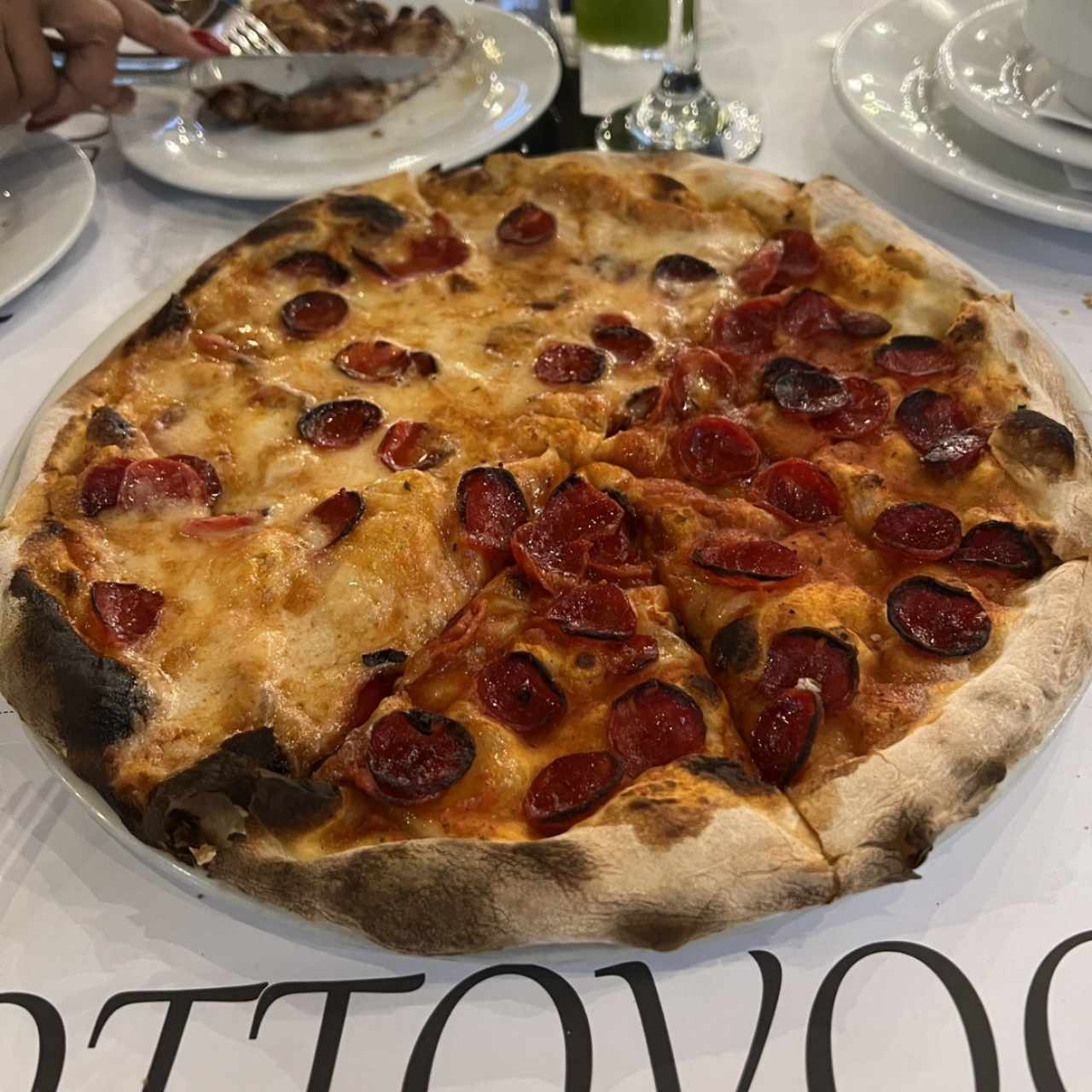 Pizza con Pepperoni 