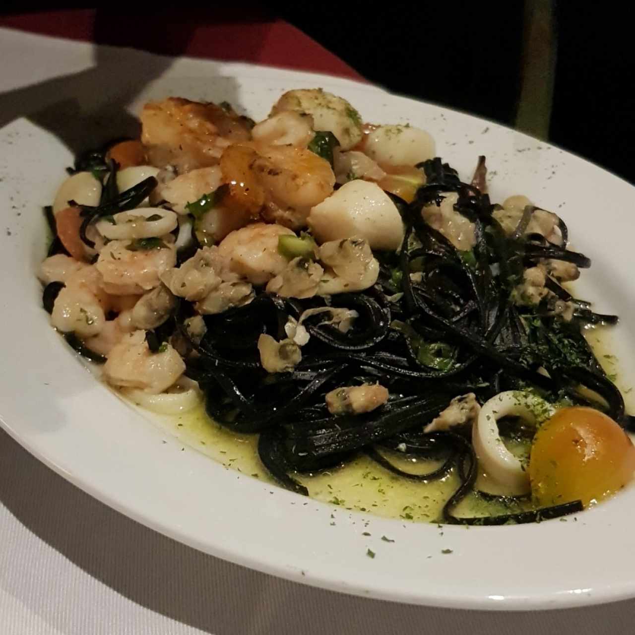 Pasta con tinta de calamar.