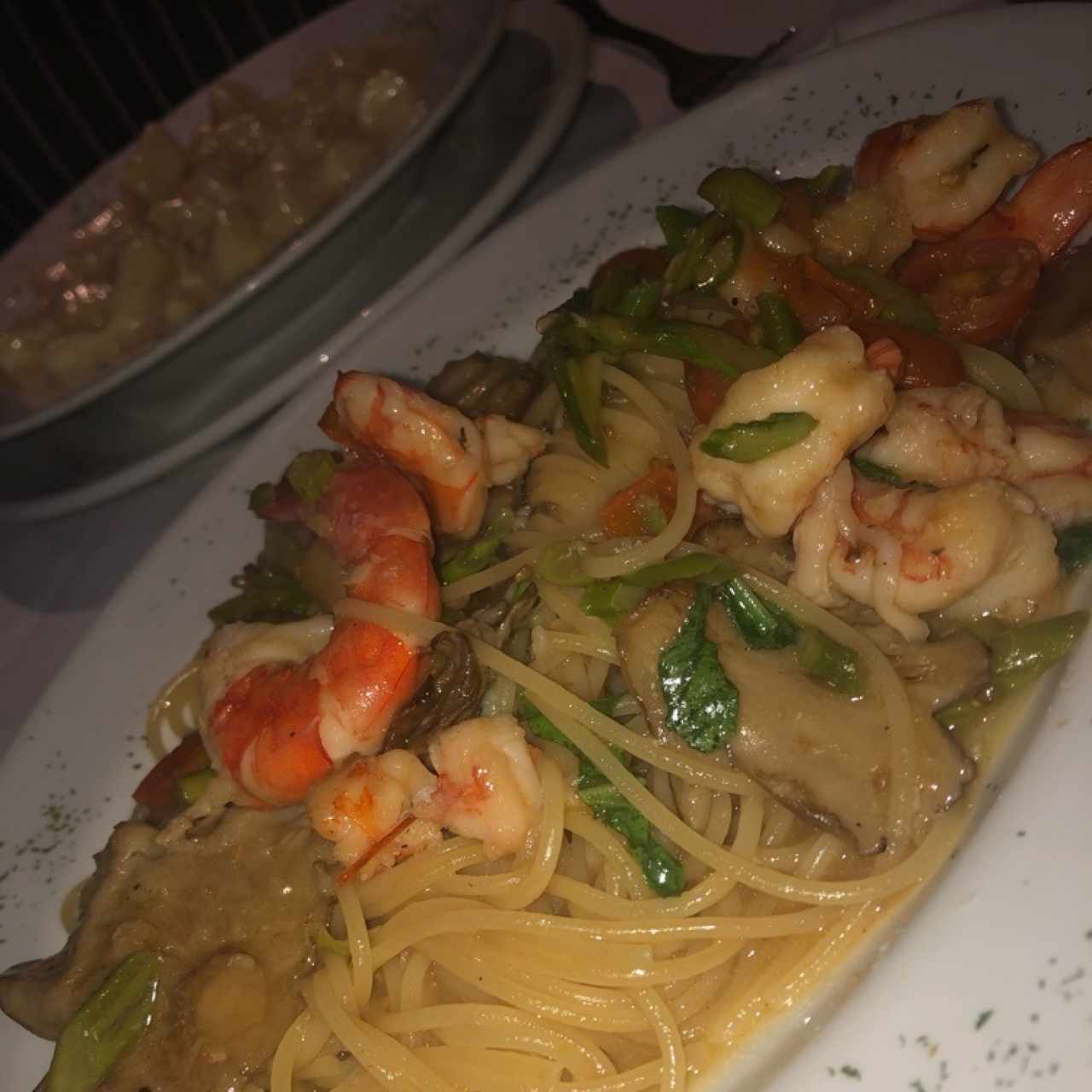 Pasta con langostinos y esparragos