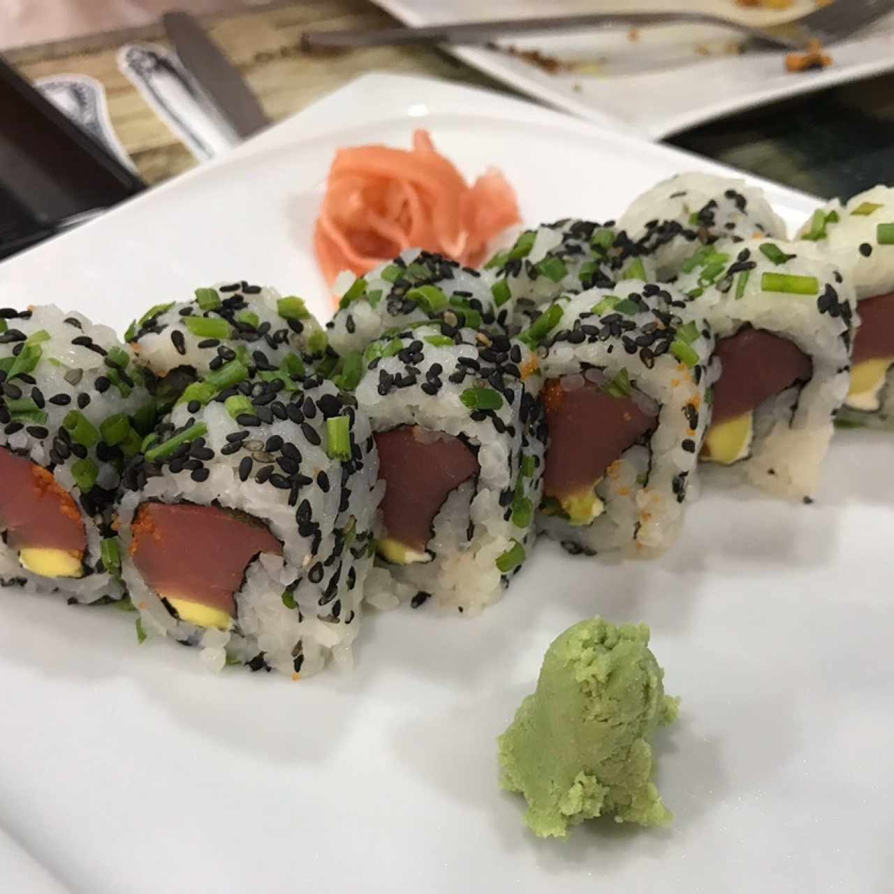 roll maguro