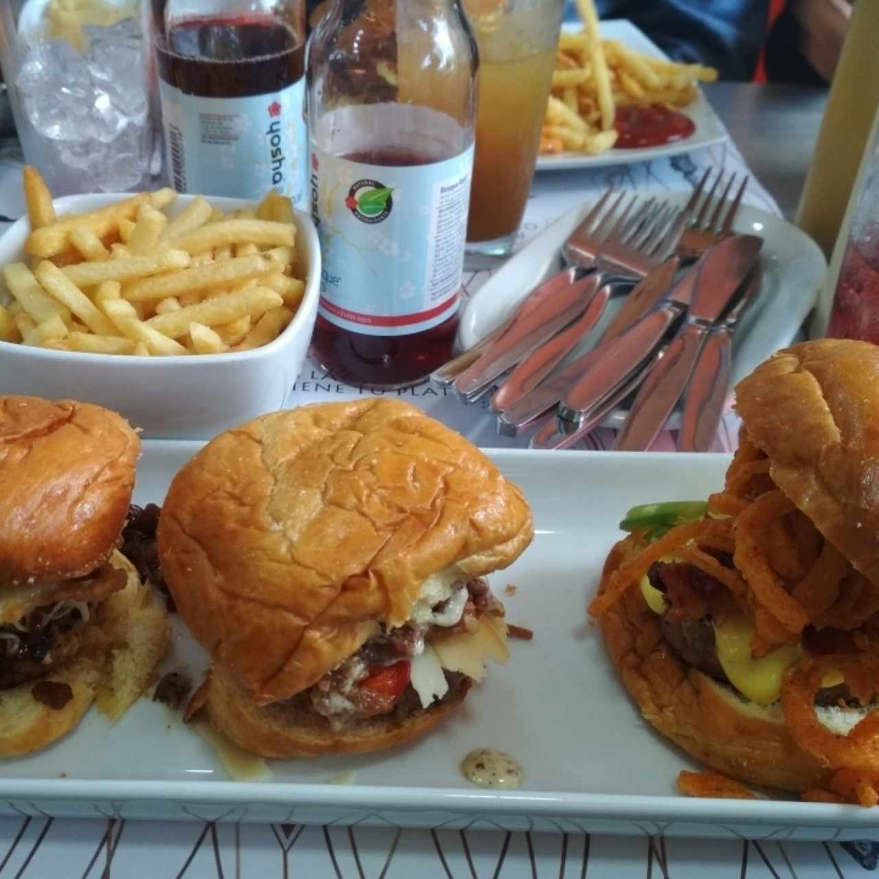 trío de hamburguesas 