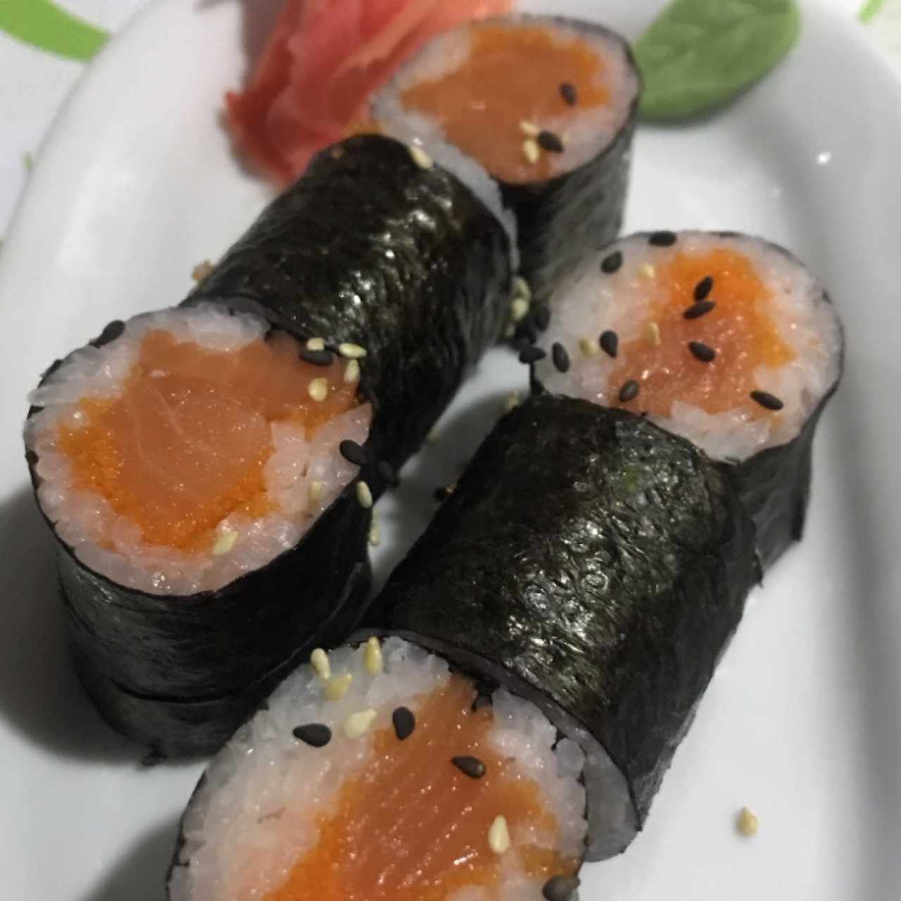 Hosomaki de Salmon y Masago 