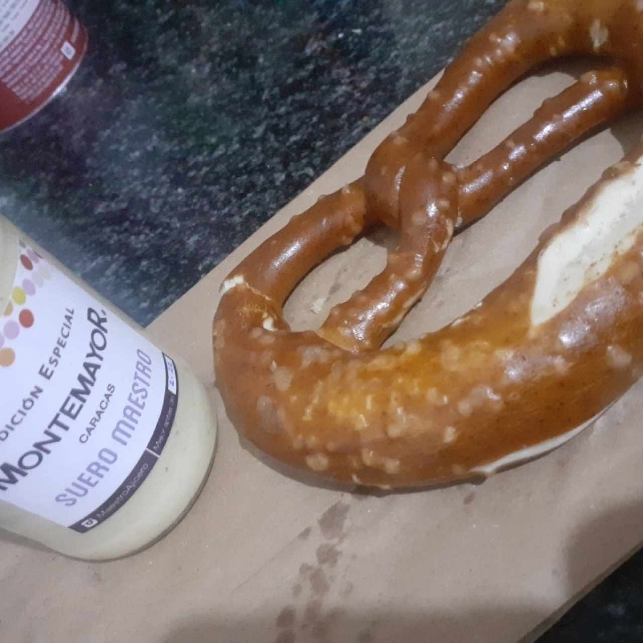 Pretzel y suero Picante
