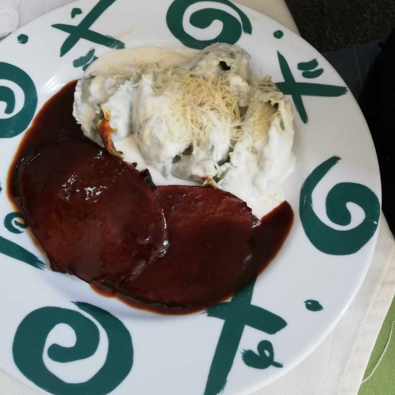 Asado negro con pasta a la crema 