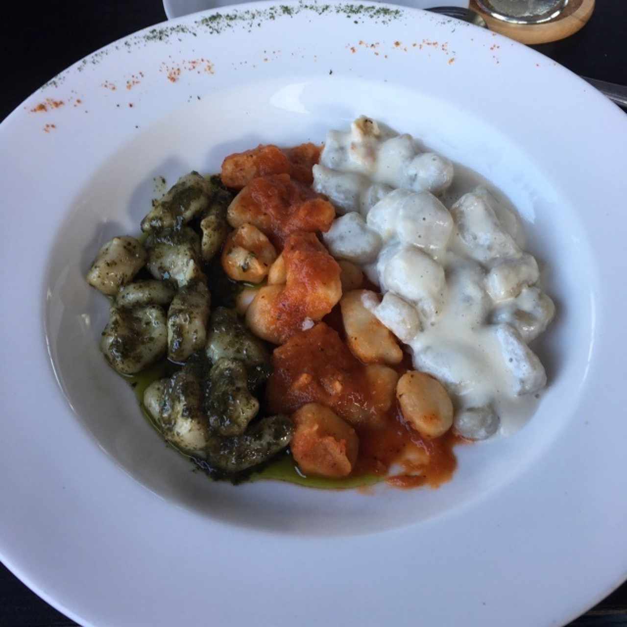 Ñoquis de papa en tres salsas