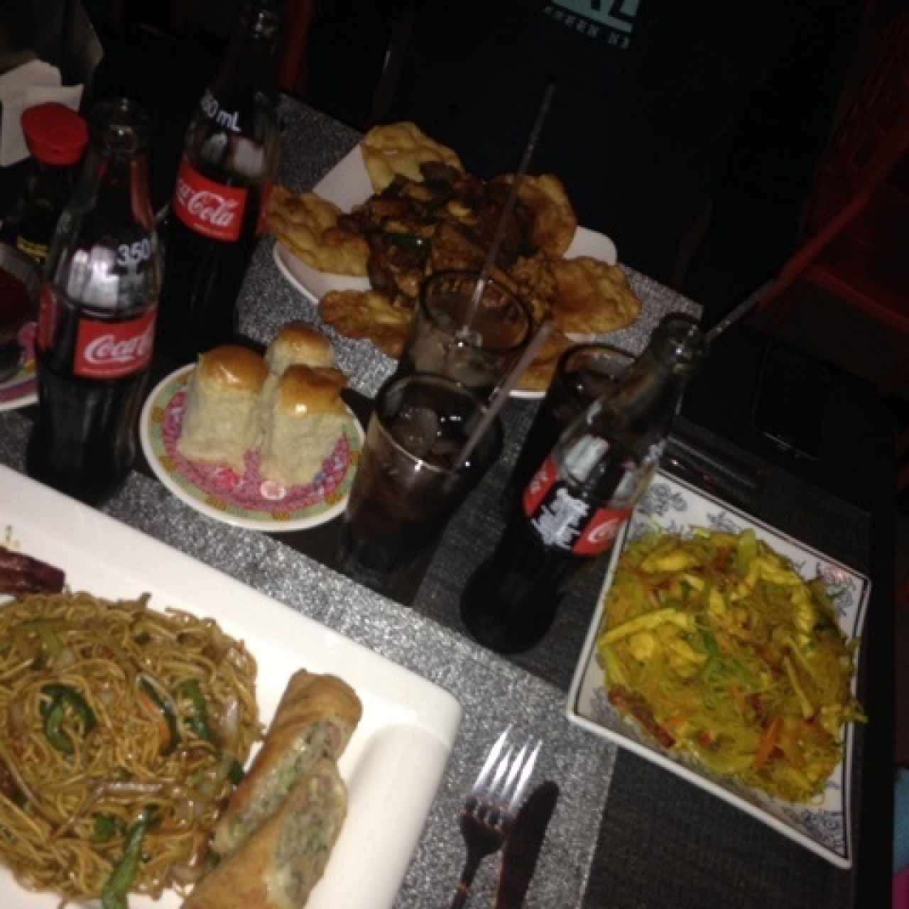 Barbacoa mixta y tallarines especiales 