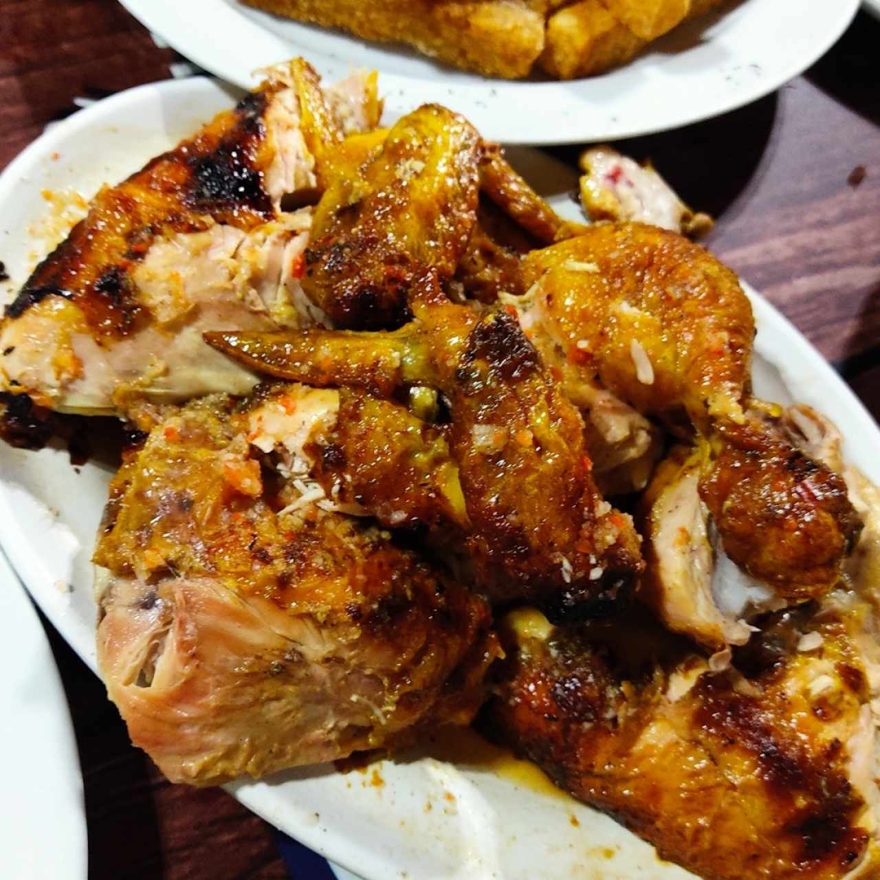pollo entero a la brasa 