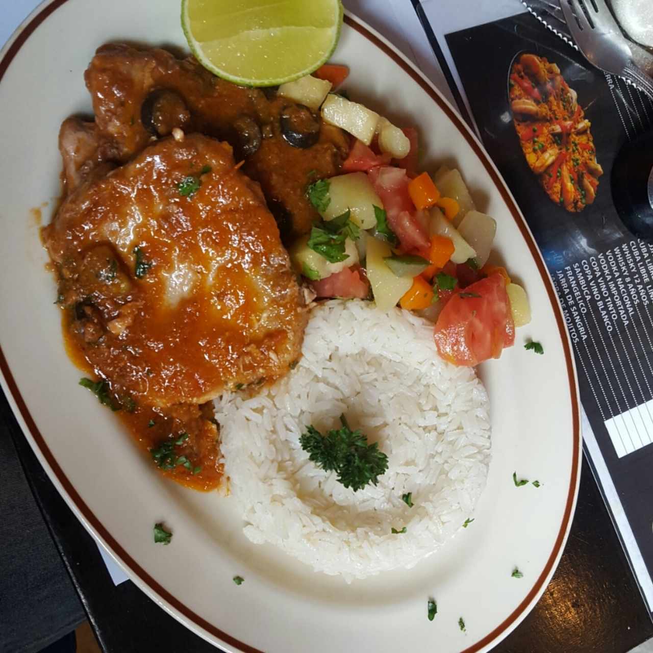 Atún en salsa vizcaína