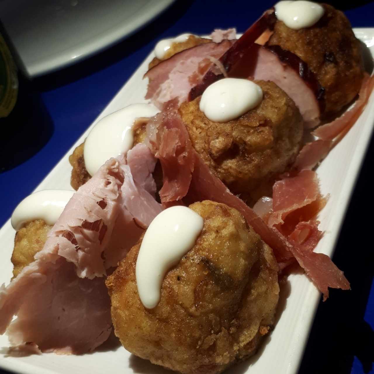 Papas Cesar con Jamón Serrano