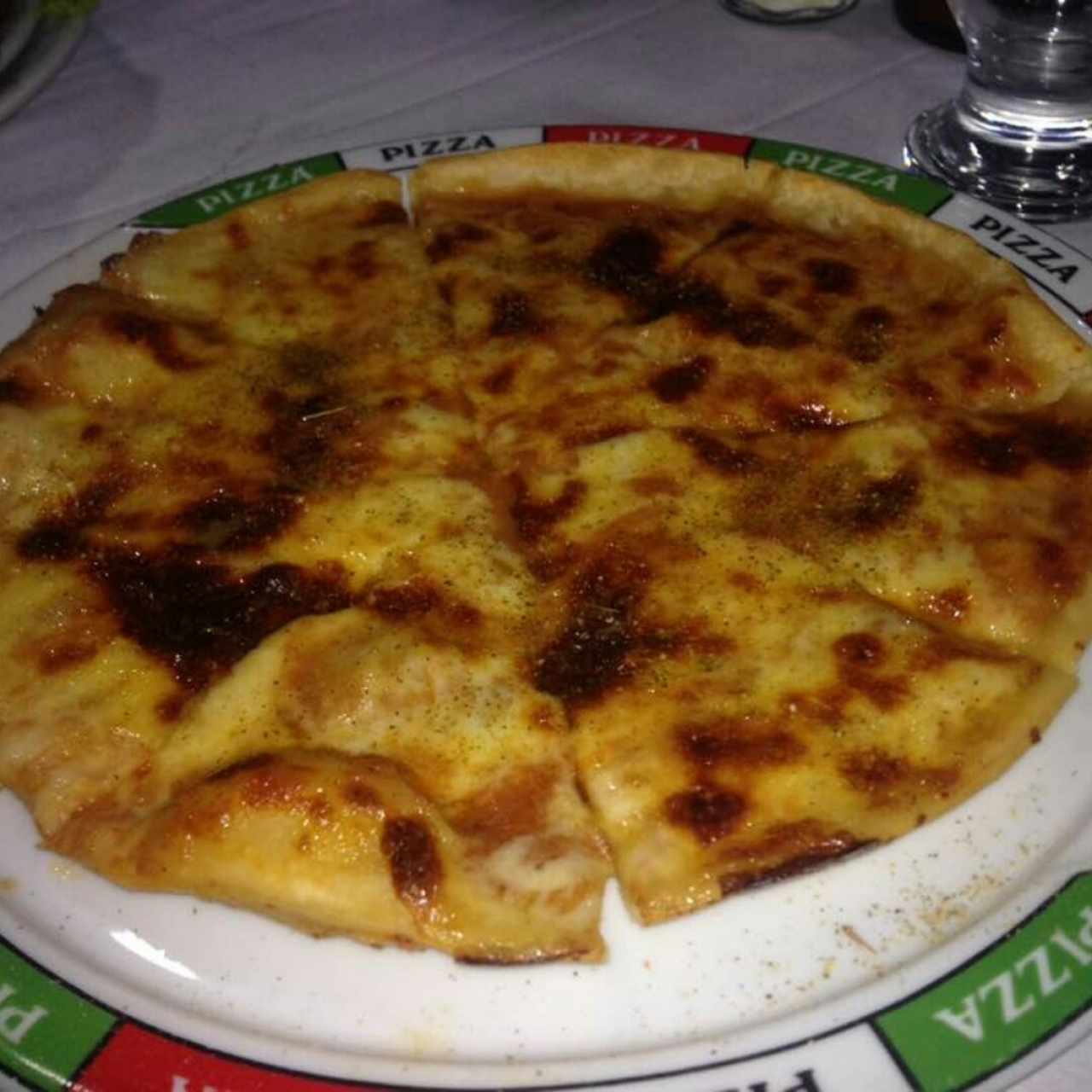 Pizza Margarita, no me gustó, no pido más pizza aqui