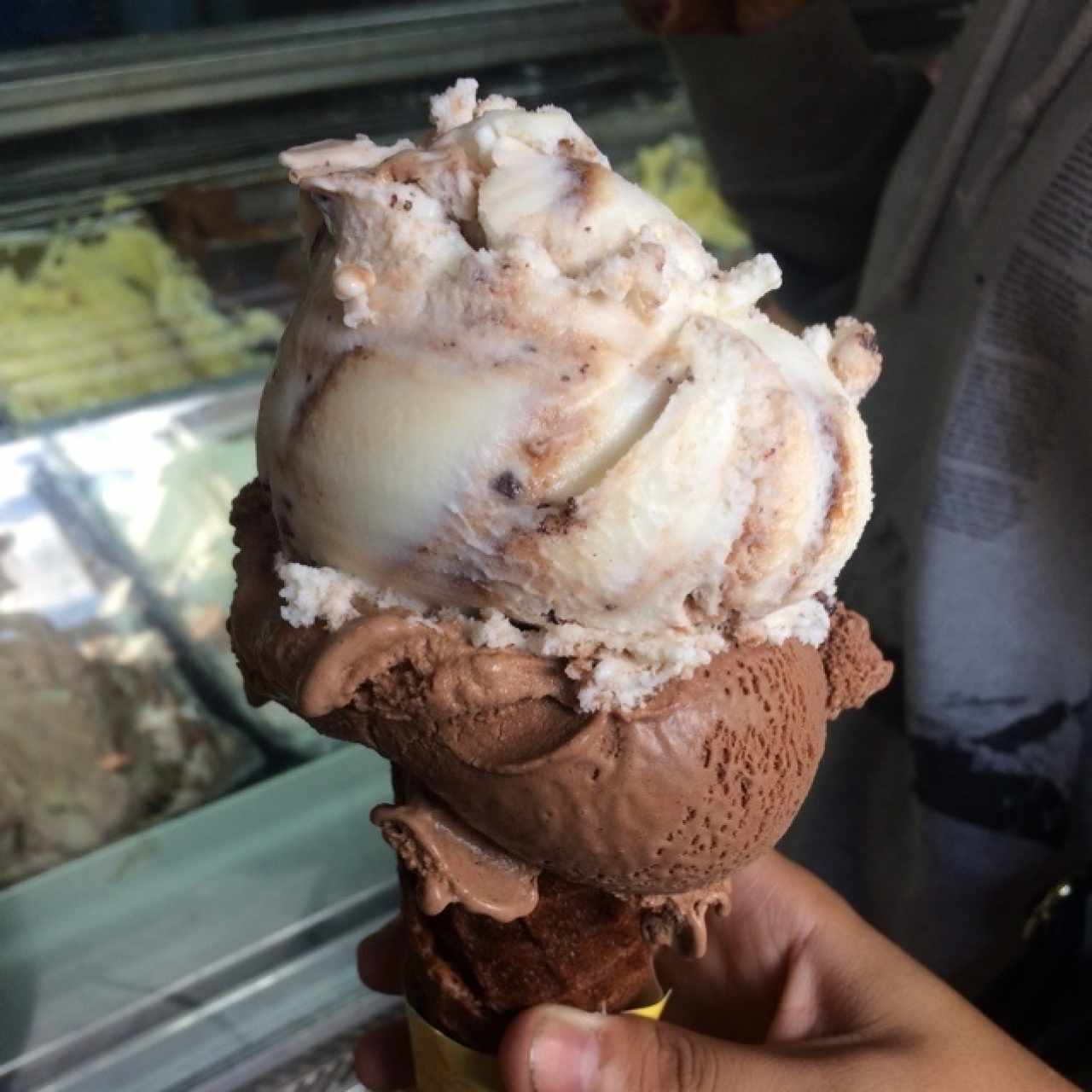 Barquilla de chocolate y stracciatella 