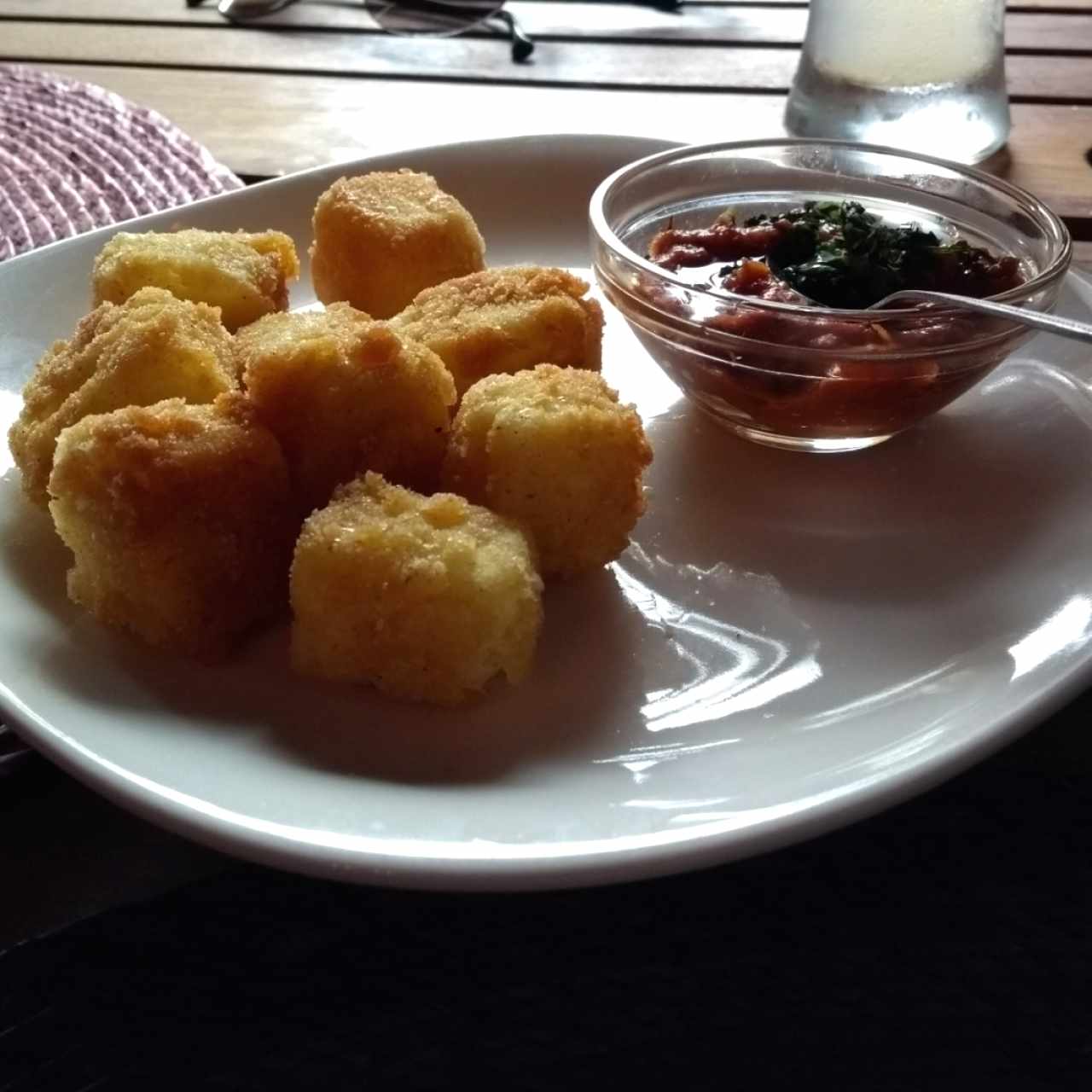 Queso feta empanizado 
