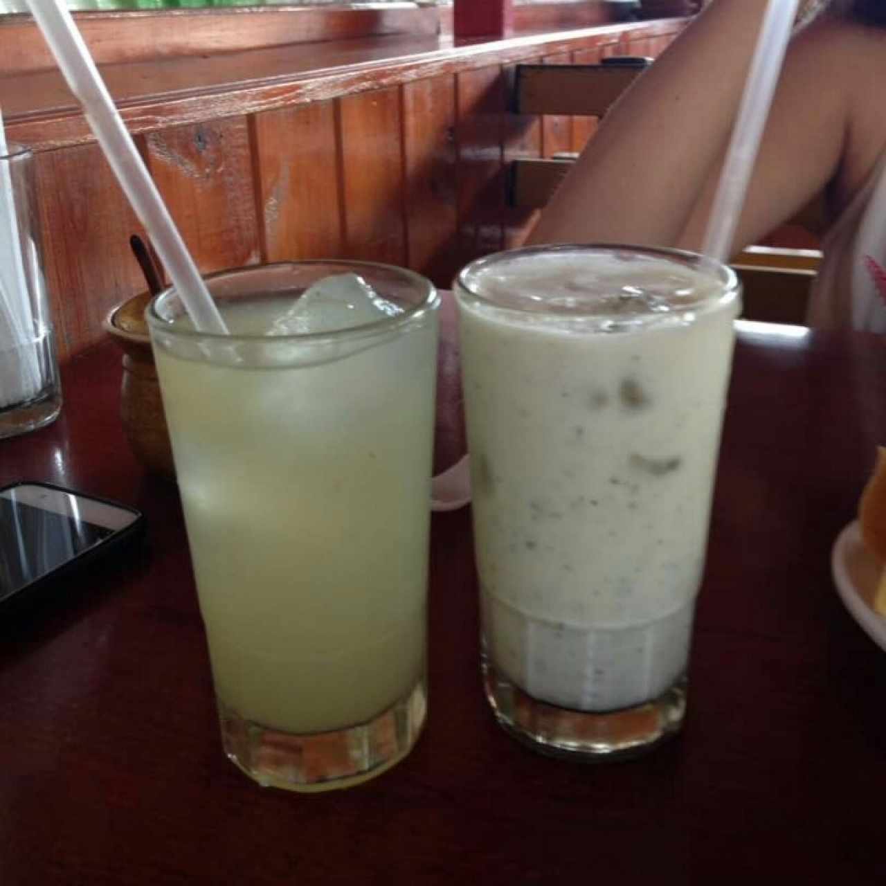 Limón y pepino/Yogurt y hierbabuena