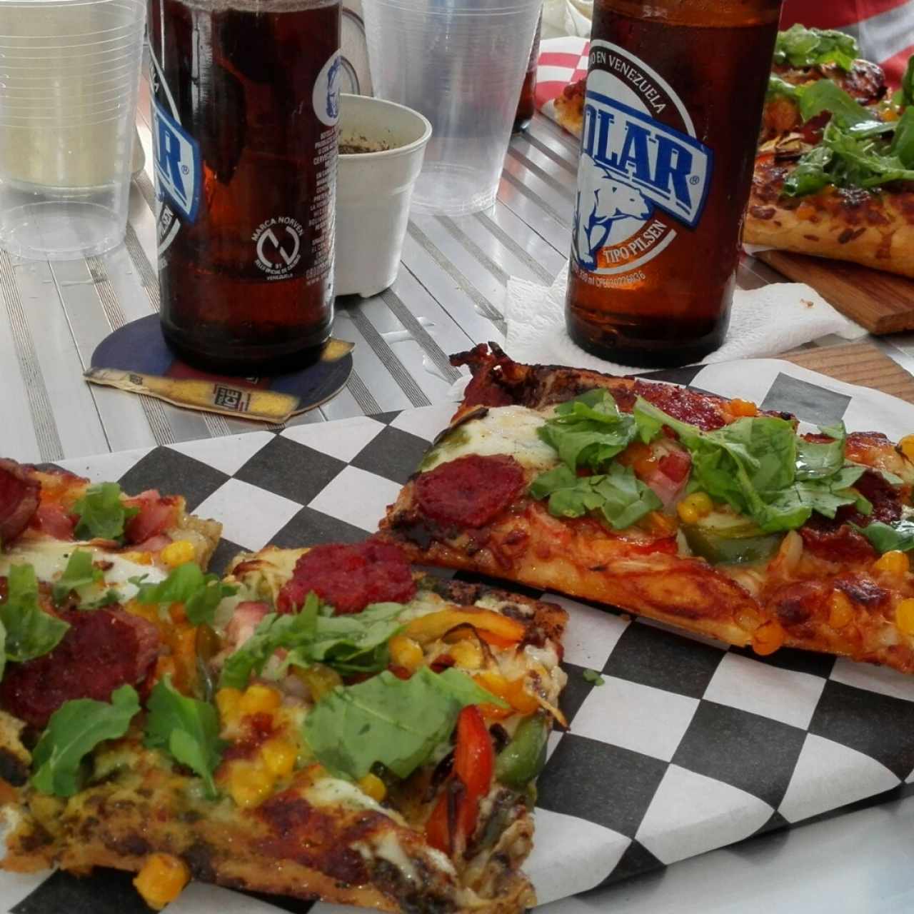 Pizza y Birras buena combinación