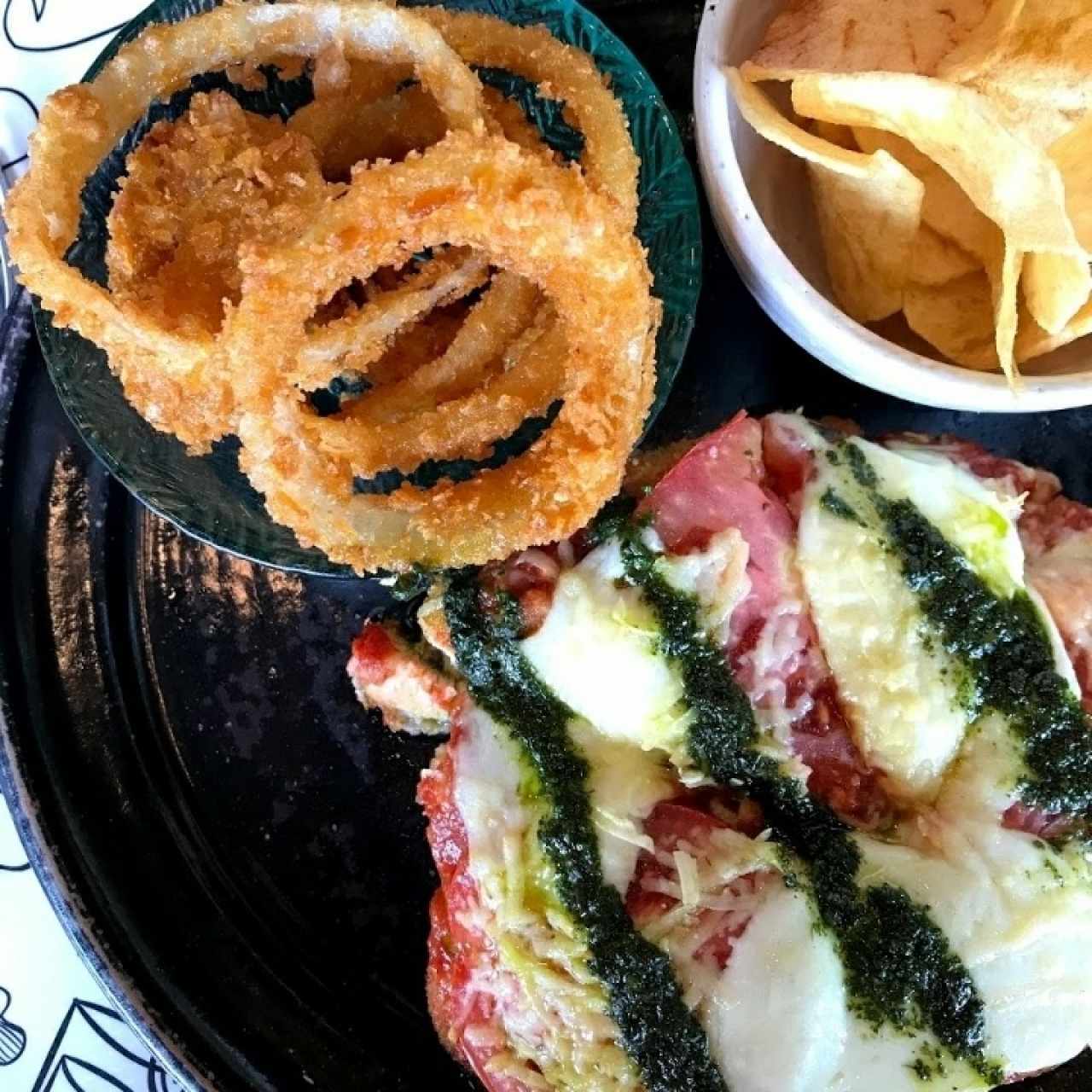 Milanesa caprese