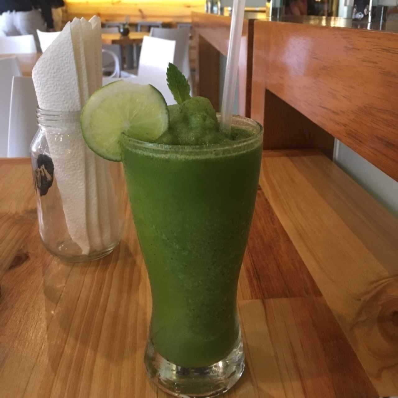 Limonada con hierba buena