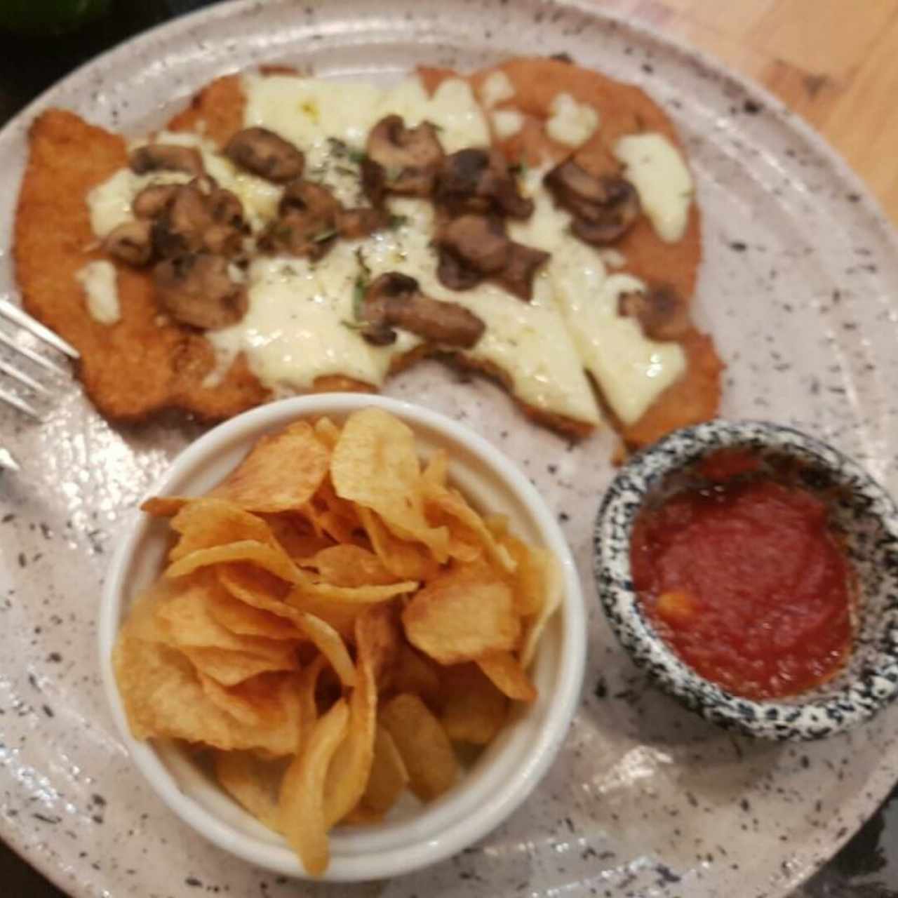 milanesa de pollo con hongos