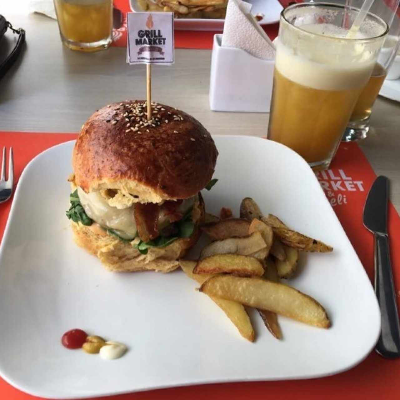 hamburguesa caraqueña (creo)