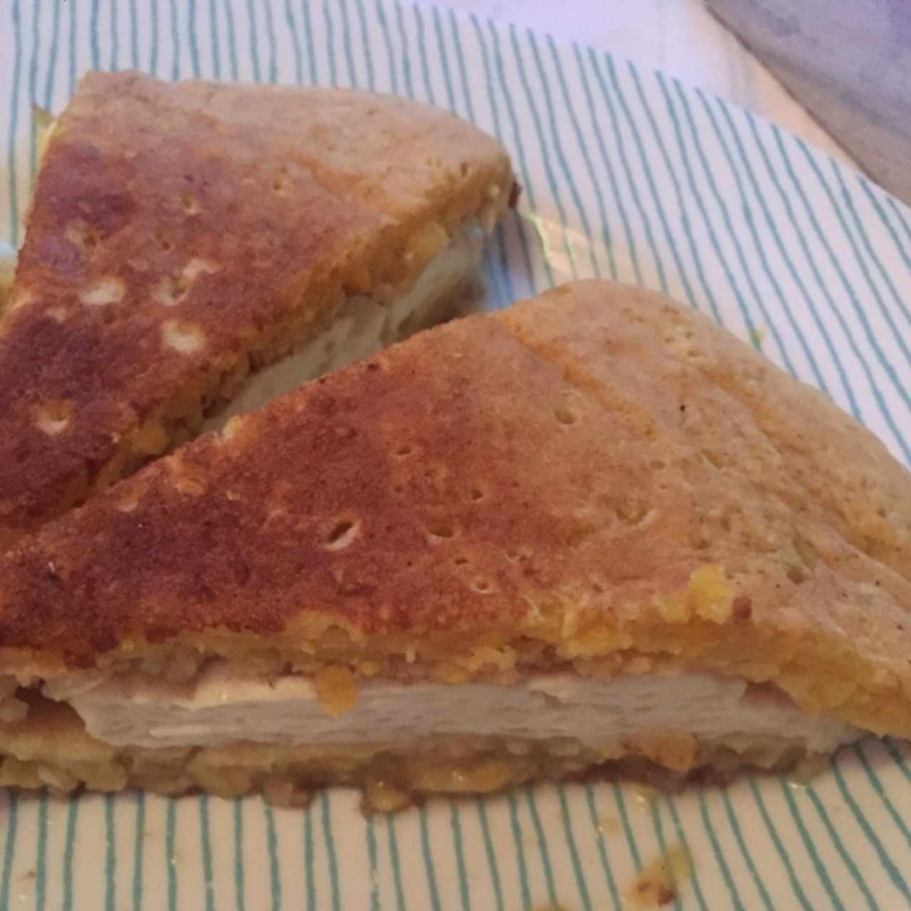 cachapa con queso de mano