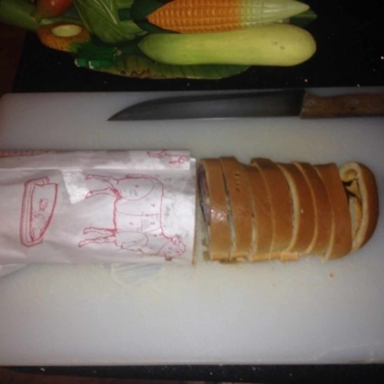 riquisimo el pan de jamon, igual de bueno que siempre, aunque entre el 1 y el 30 de diciembre redujo su tamaño