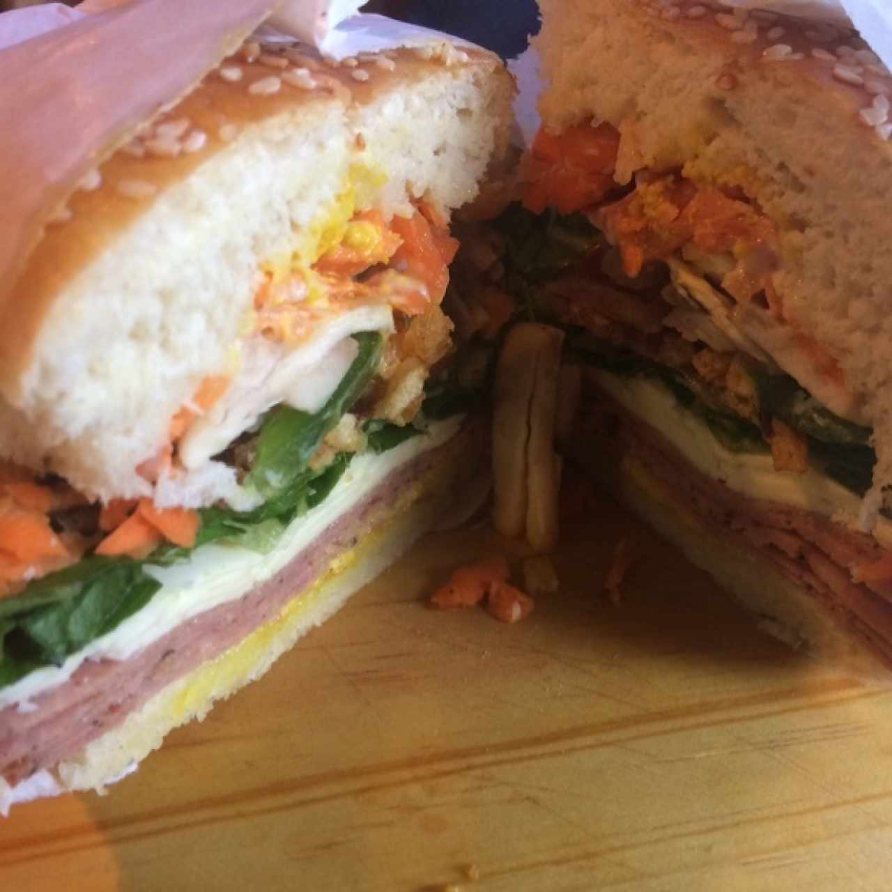 Sandwich Carupanero con Butifarra Cervecera