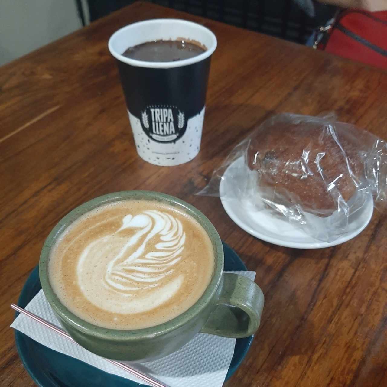 Café con Leche, un Diagnora y ponque de zanahoria 