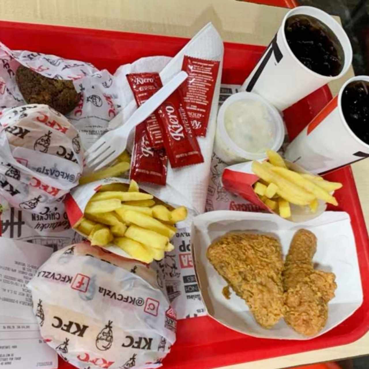 Tenders y Hamburguesa sencilla 