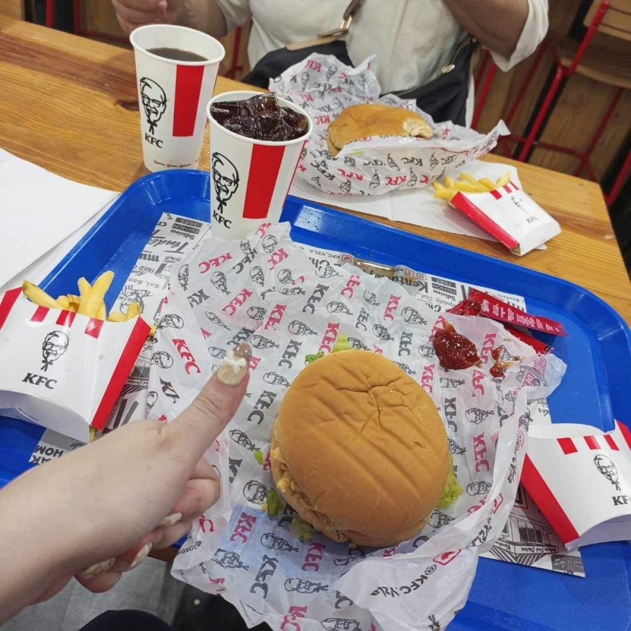 Kentucky deluxe y hamburguesa de pollo 
