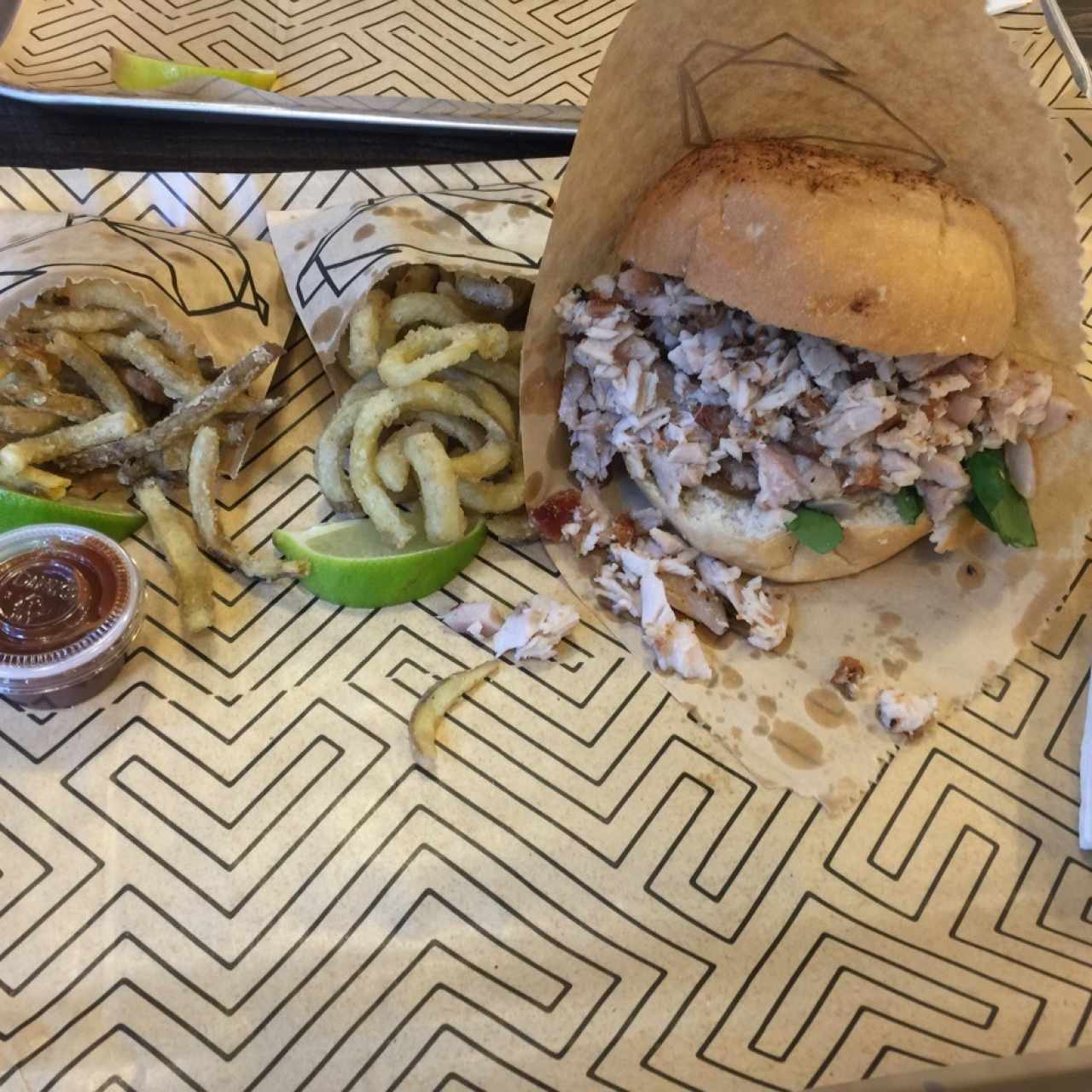 Porchetta c/ ración de papas (2)