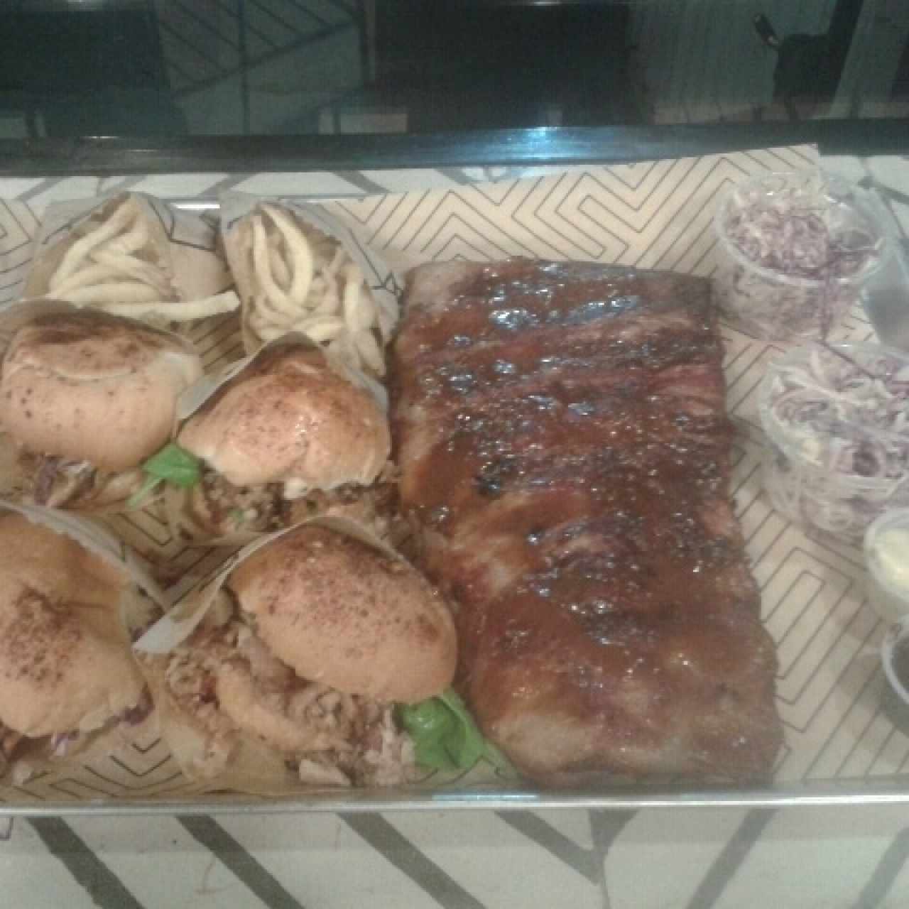 Bandeja variada