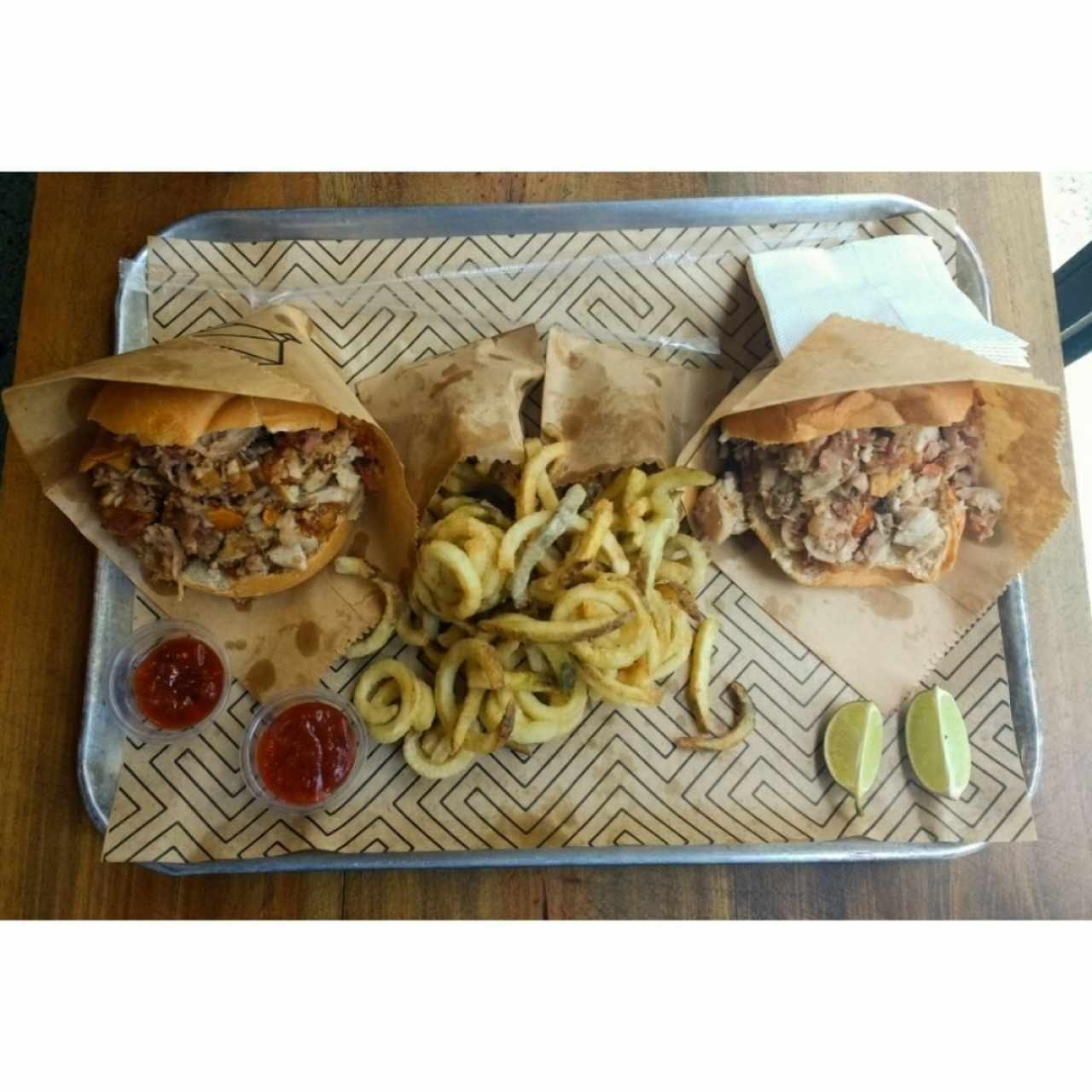 Sánduches de porchetta con papas
