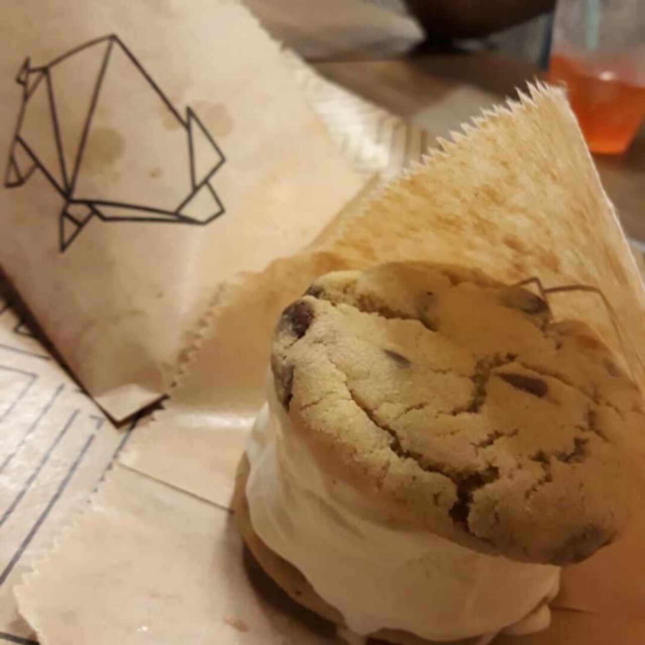 las famosas galletas con helado😍  mejor conocidas como sándwiches de helado