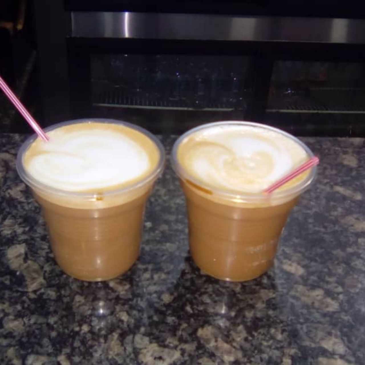 Cafès Marrones Fuertes, Muy Buenos