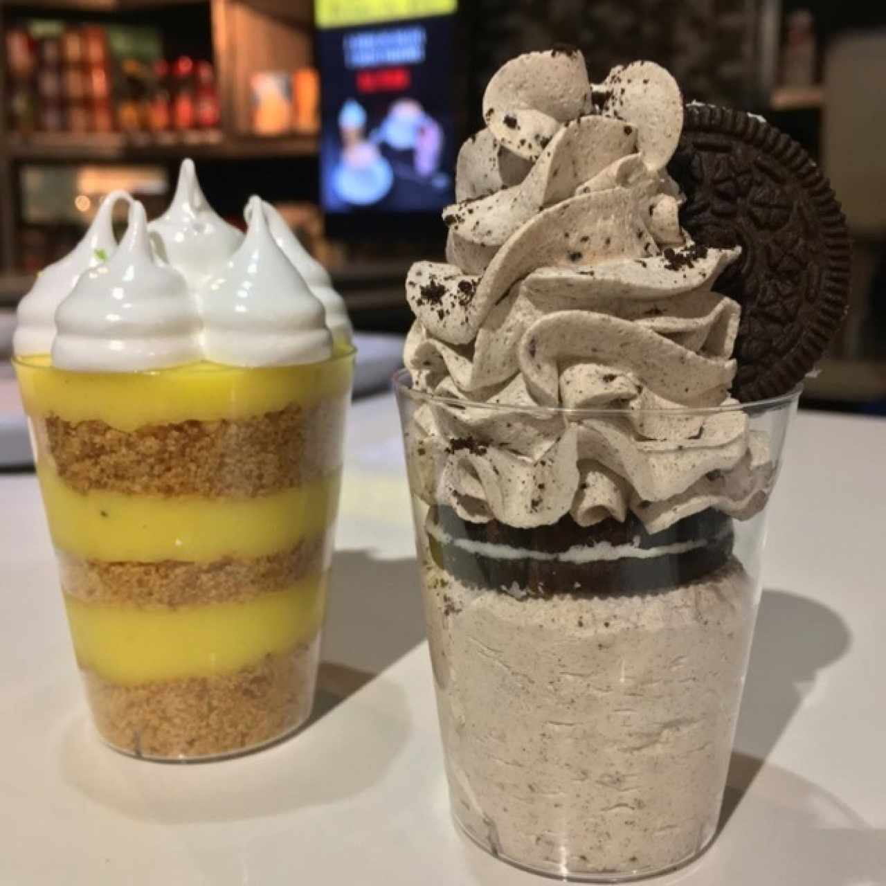 Copa de pie de parchita y copa de oreo