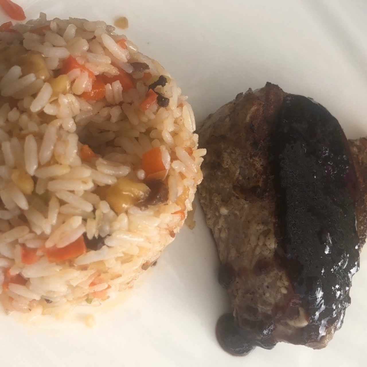 Atun con reducción de tamarindo