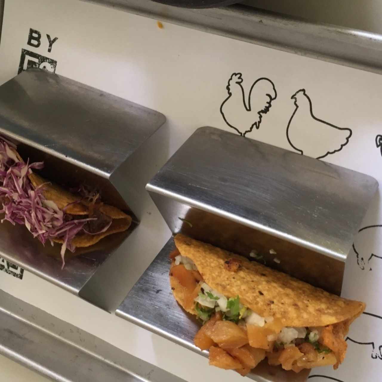Taco al Pastor (muy rico) No recuerdo el nombre del otro...