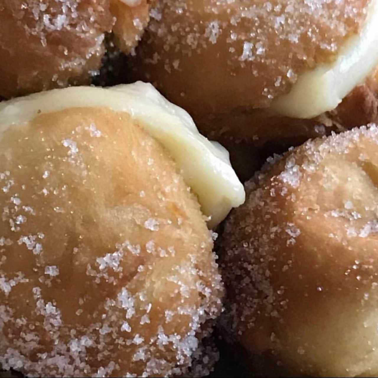 Bombas rellenas de crema pastelera