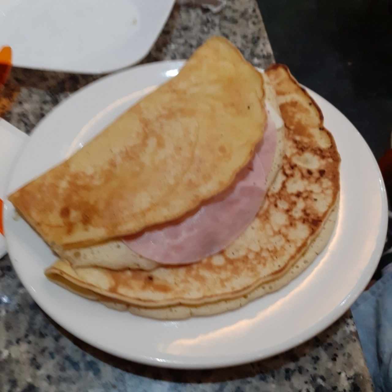 Panquecas con jamón y queso