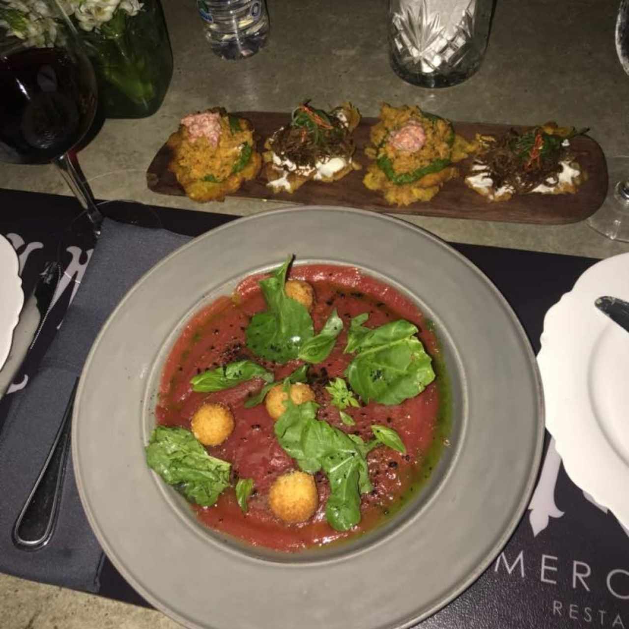 carpacho de tomate y duo de tostotes