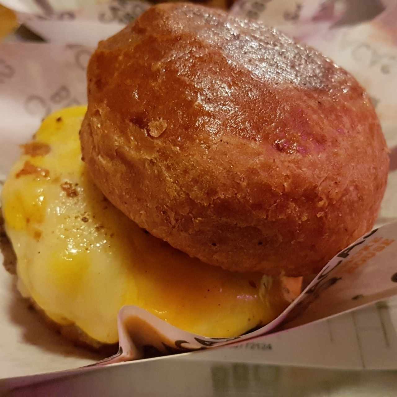 Hamburguesa de carne con queso