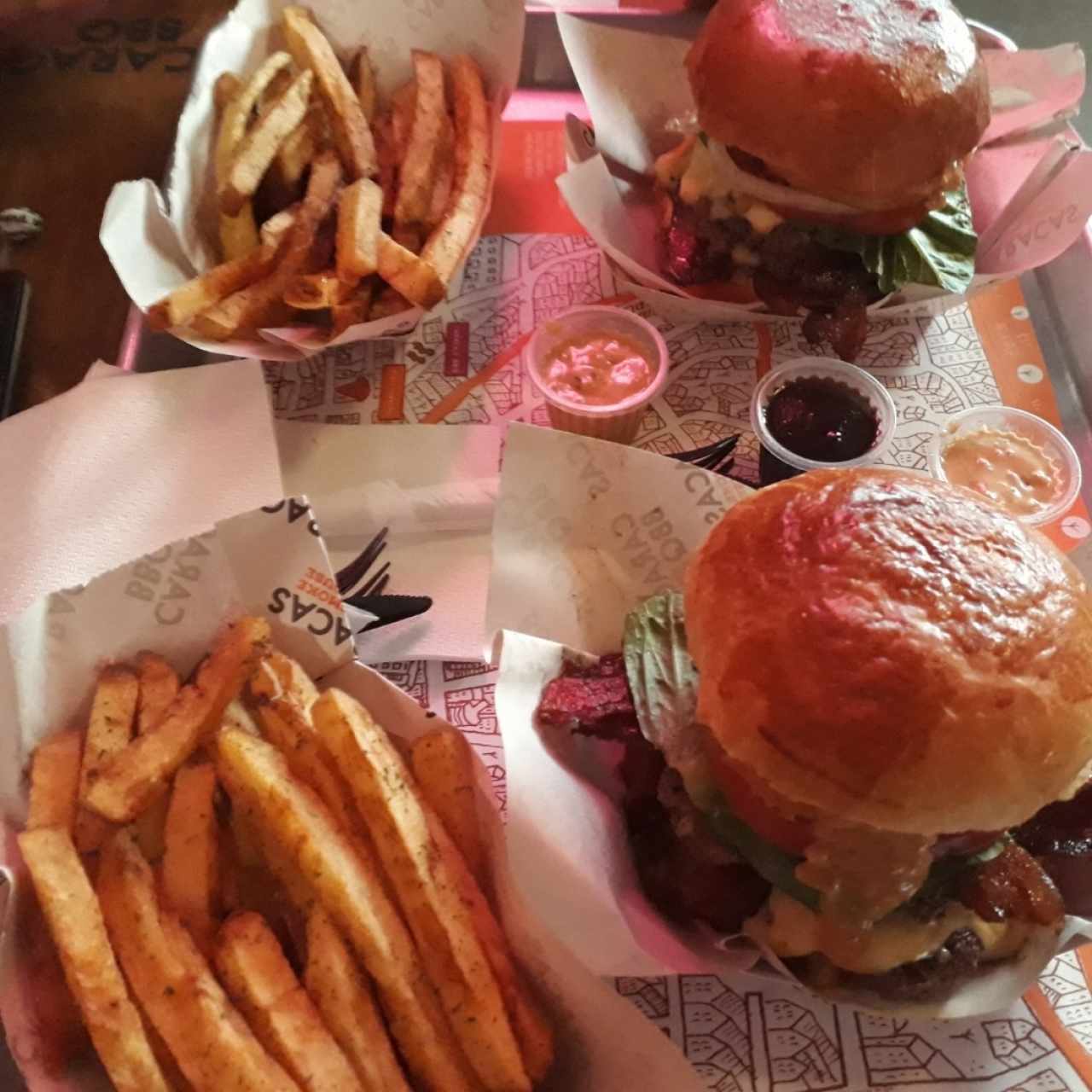 SÁNDWICHES - HOUSE BURGER