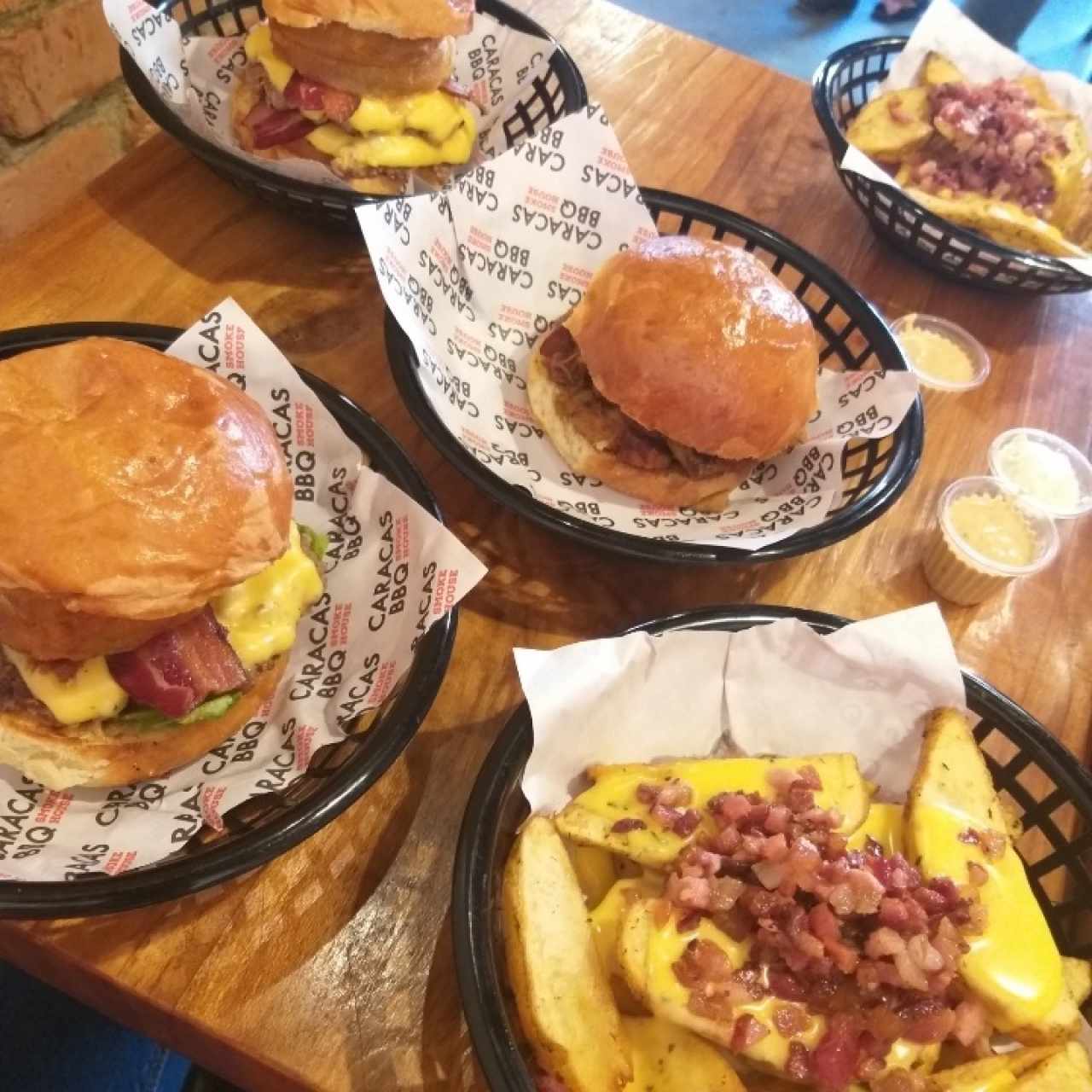 SÁNDWICHES - HOUSE BURGER
