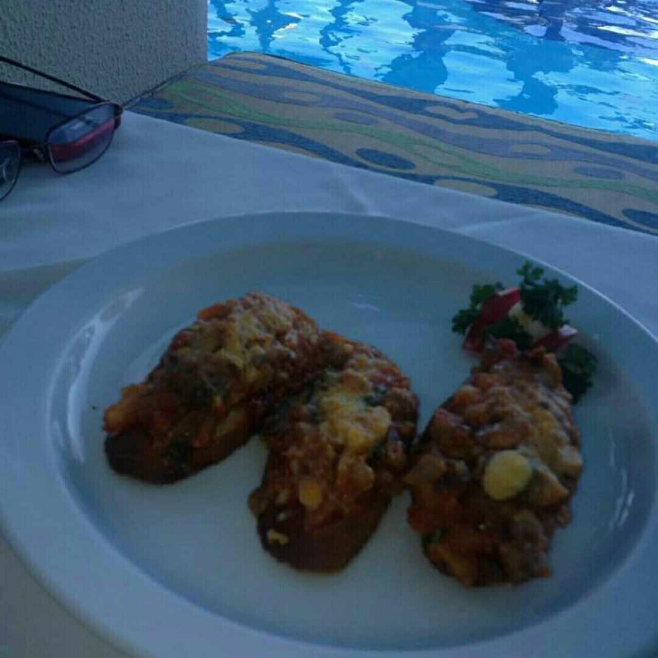 Bruschettas Amabile, Con Jamon Serrano y Salsa de Tomate Aliñada, Muy Buenas
