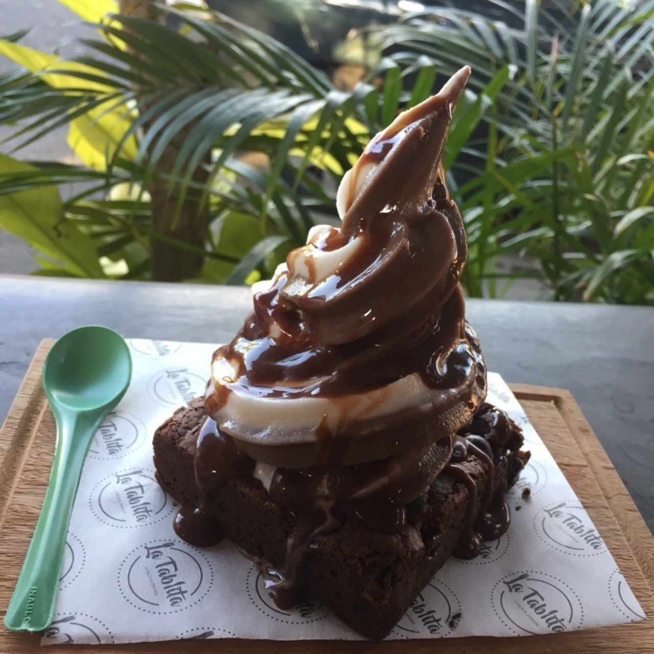 brownie con helado