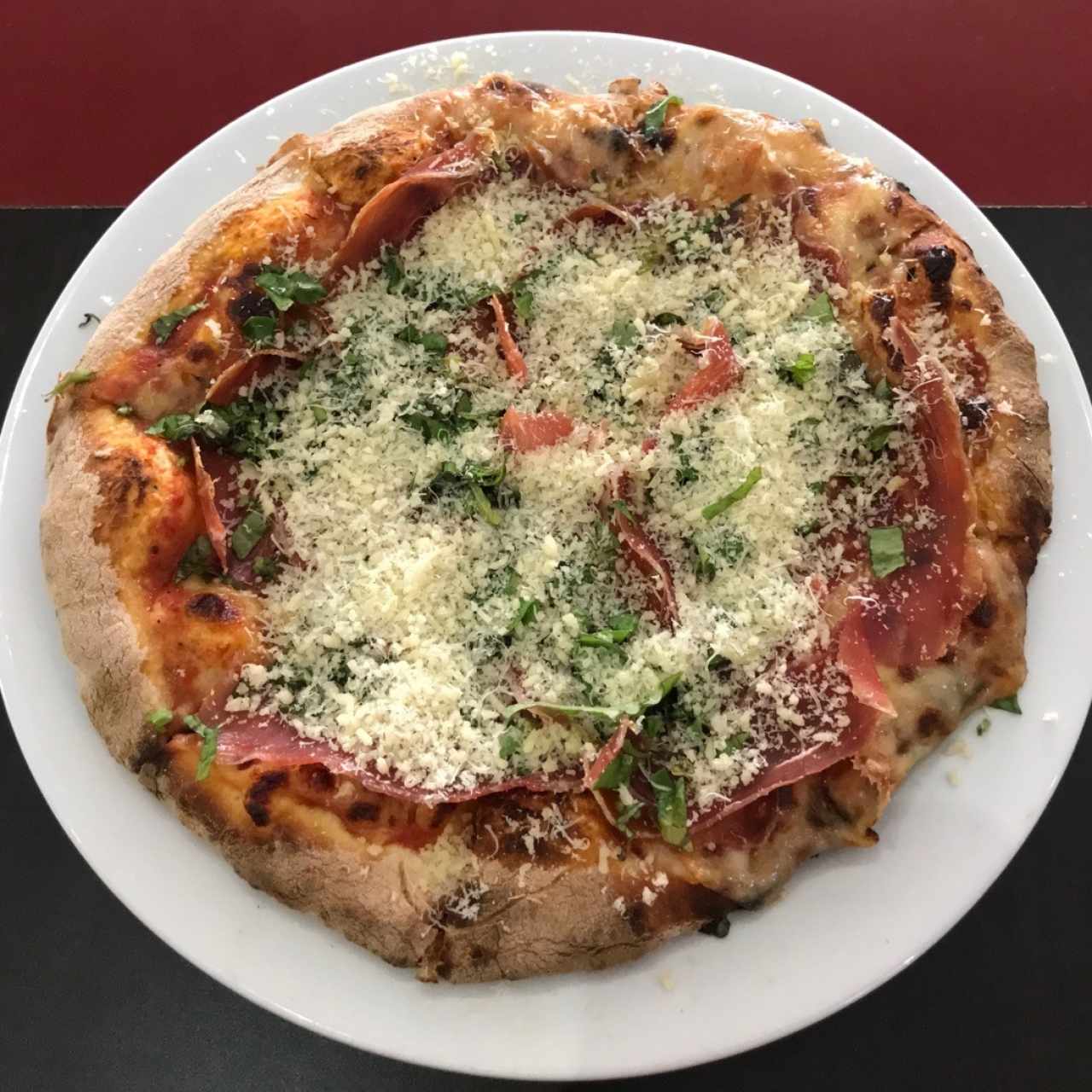 Albahaca y jamon serrano.