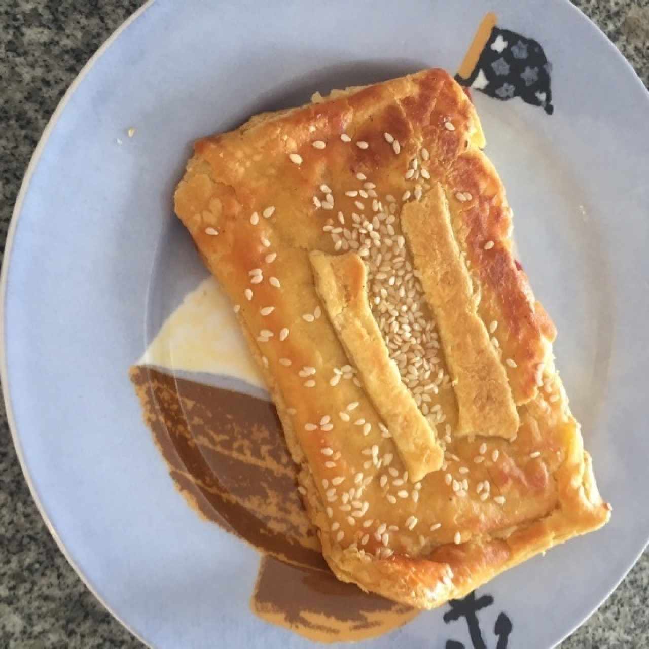 Pastelito de Jamón y Queso amarillo, muy bueno..!