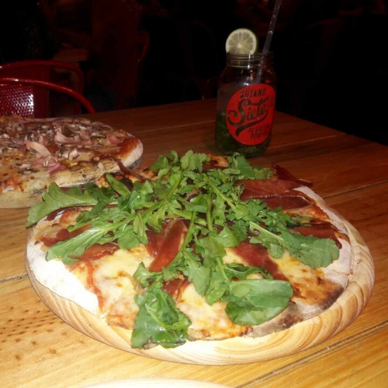 pizza jamón serrano y rugula